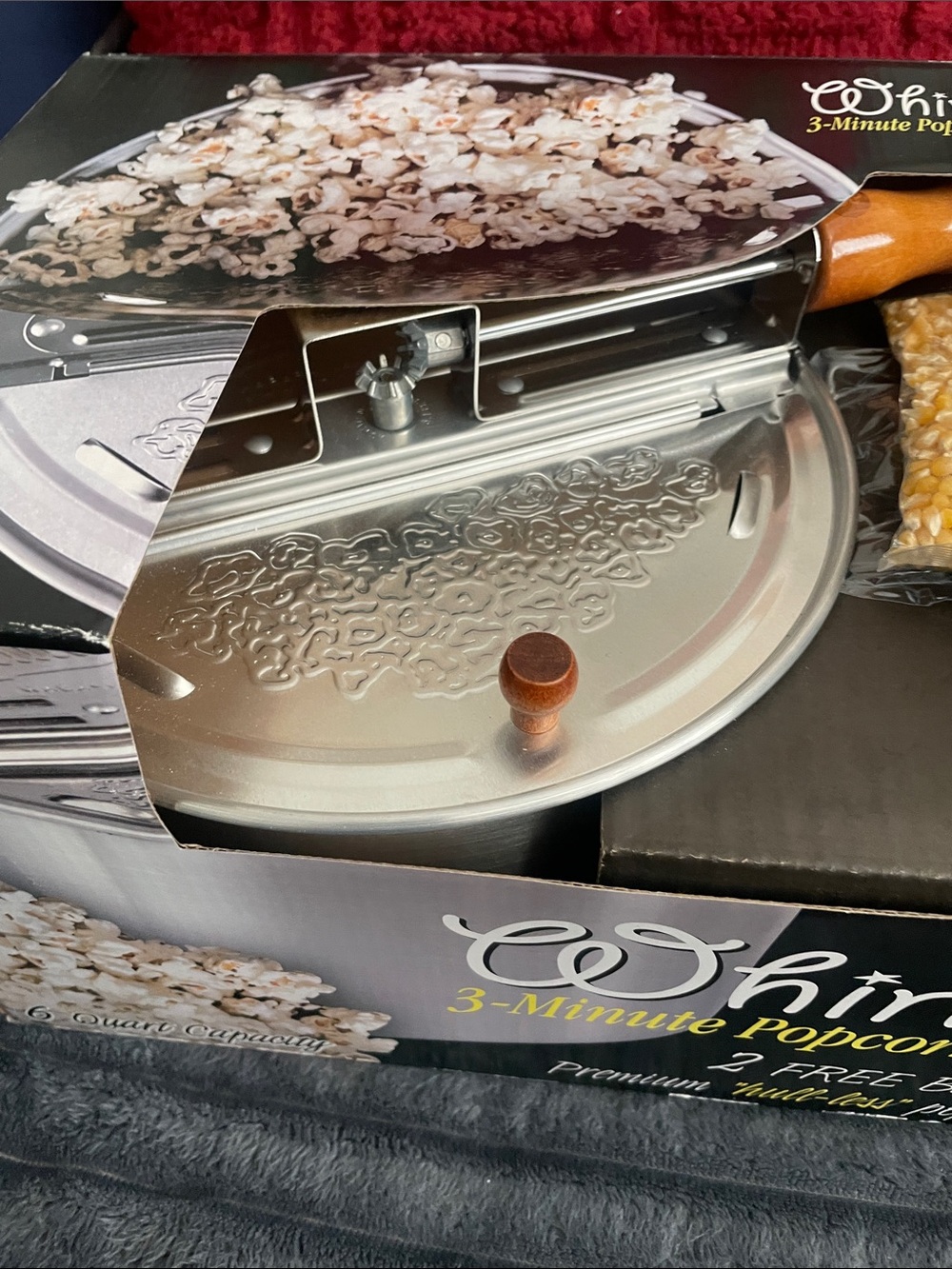 3-Minute Popcorn Popper in Silver and Brown - Picture 6 of 9